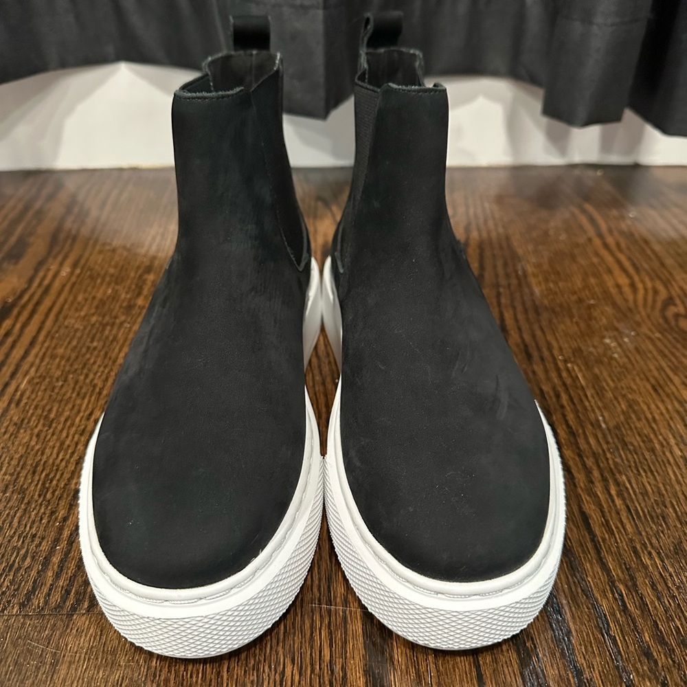 J Slides Women's Dani Platform Chelsea Ankle Boots Nubuck Leather Black, Size 6